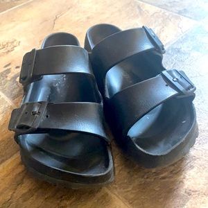 Rubber Birkenstock’s!
